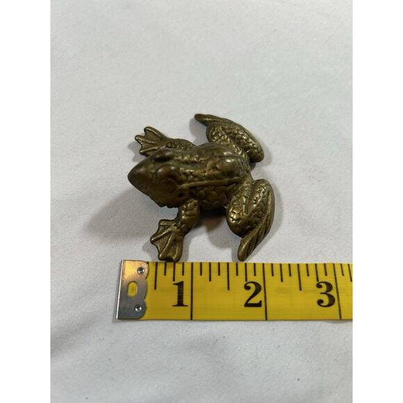 Vintage Small Solid Brass Frog Trinket Display 2 1/4" - Picture 4 of 4